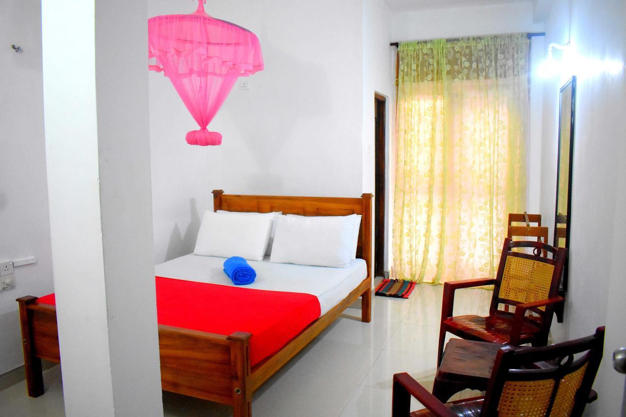 Lion Rest Hotel Anuradhapura Buitenkant foto