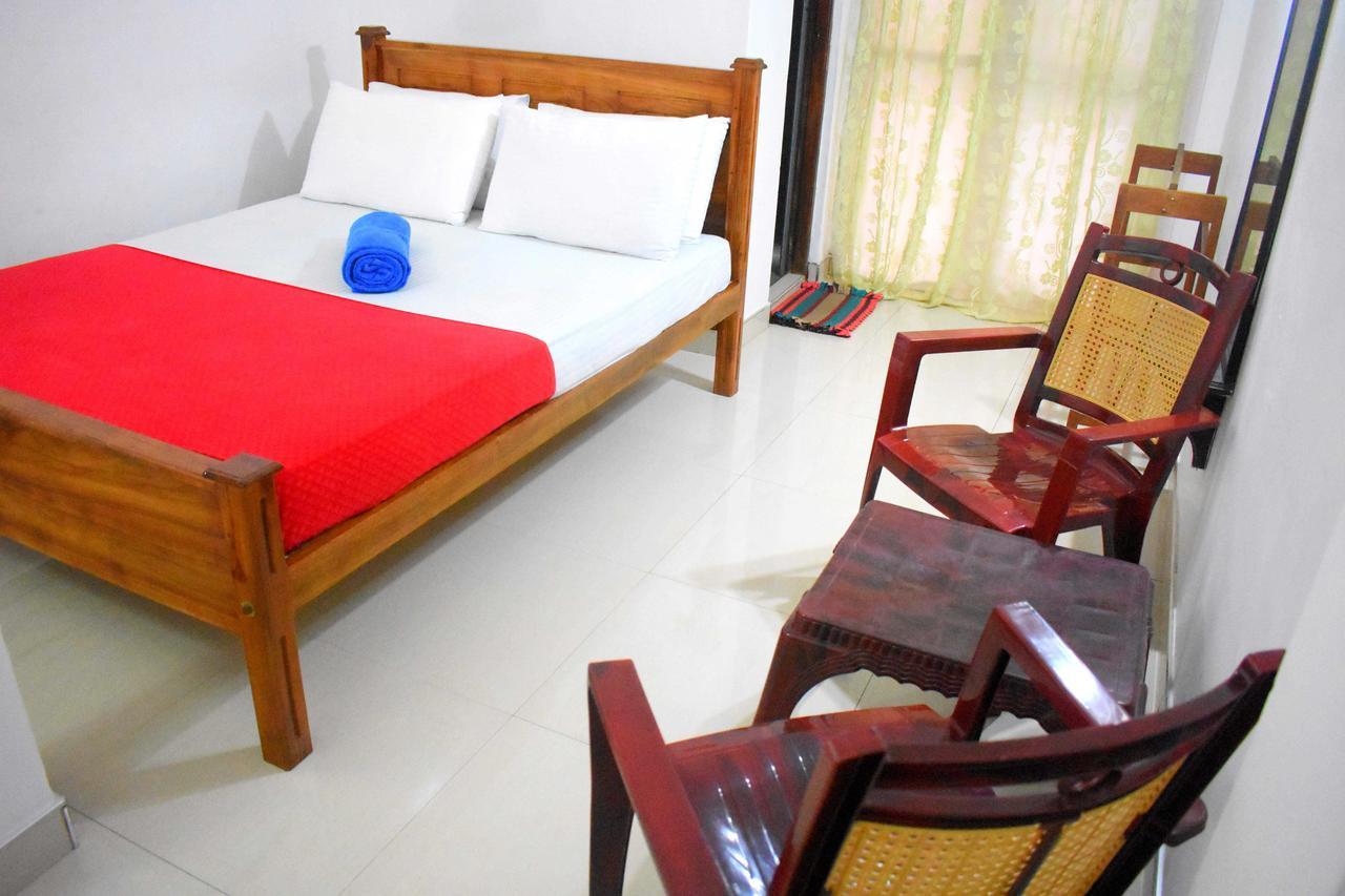 Lion Rest Hotel Anuradhapura Buitenkant foto