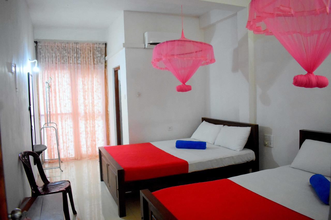 Lion Rest Hotel Anuradhapura Buitenkant foto
