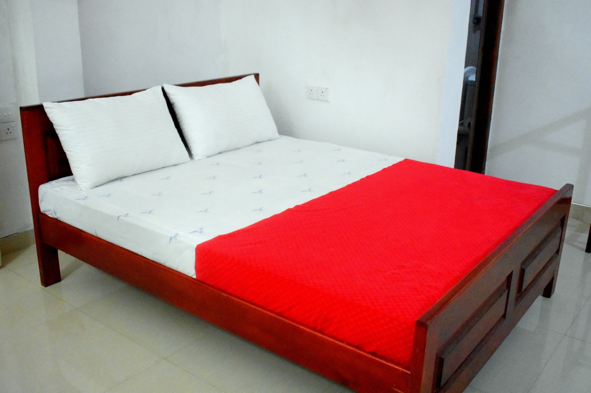 Lion Rest Hotel Anuradhapura Buitenkant foto