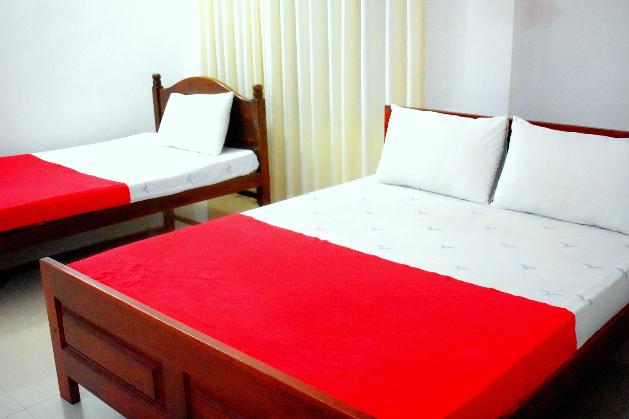 Lion Rest Hotel Anuradhapura Buitenkant foto